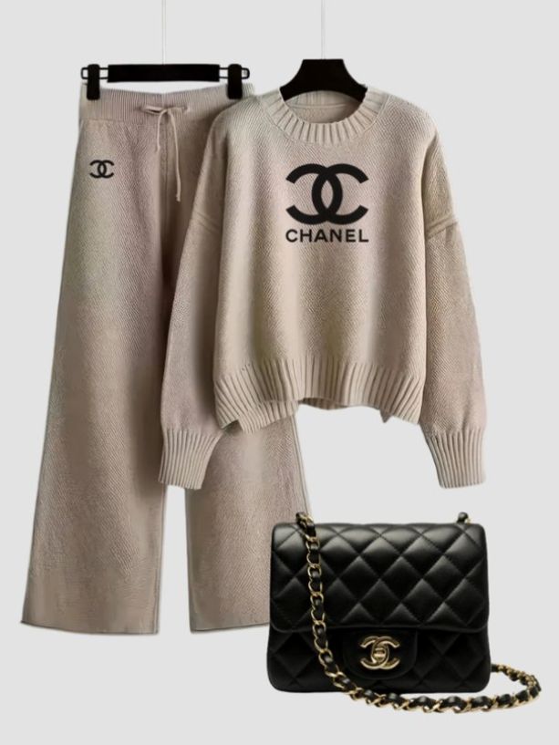 Valen Crest Knit Ensemble & Chain Bag Set