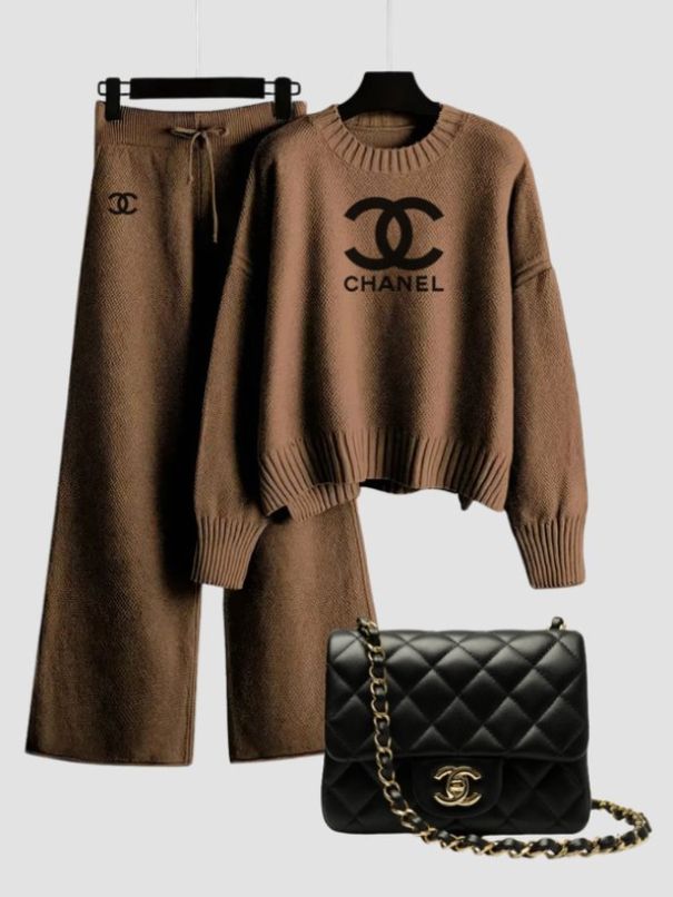 Valen Crest Knit Ensemble & Chain Bag Set