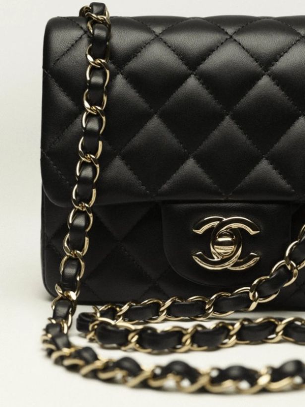 Valen Crest Knit Ensemble & Chain Bag Set